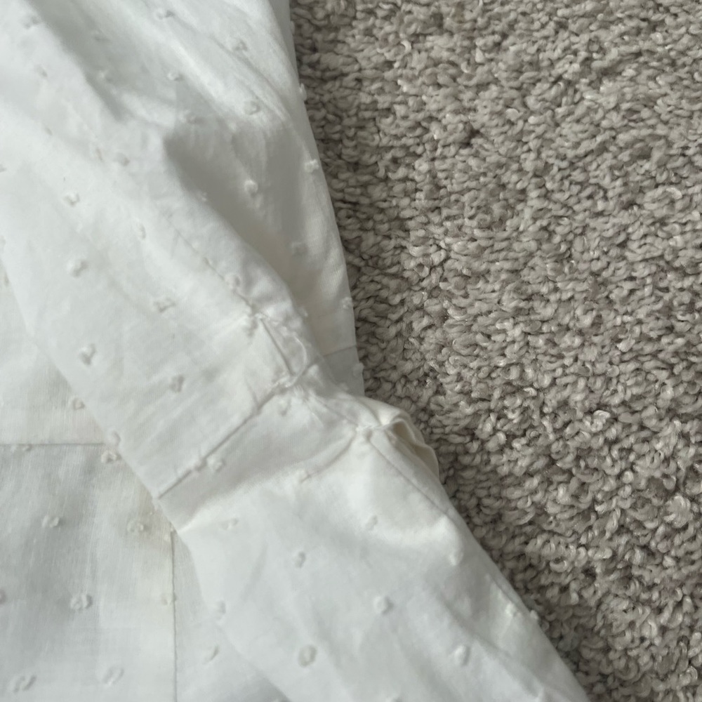 ⭐️ Firm Price ⭐️ White Dress with Swiss polka dots - Picture 12 of 12